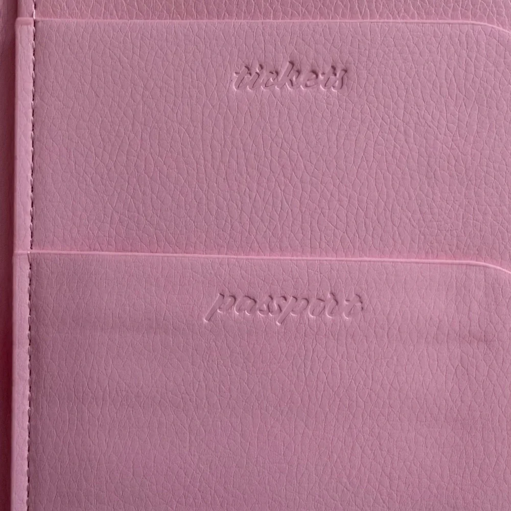 Lilly Pulitzer Green & Pink Floral Zip Travel Wallet perfect for your passport - Picture 5 of 8